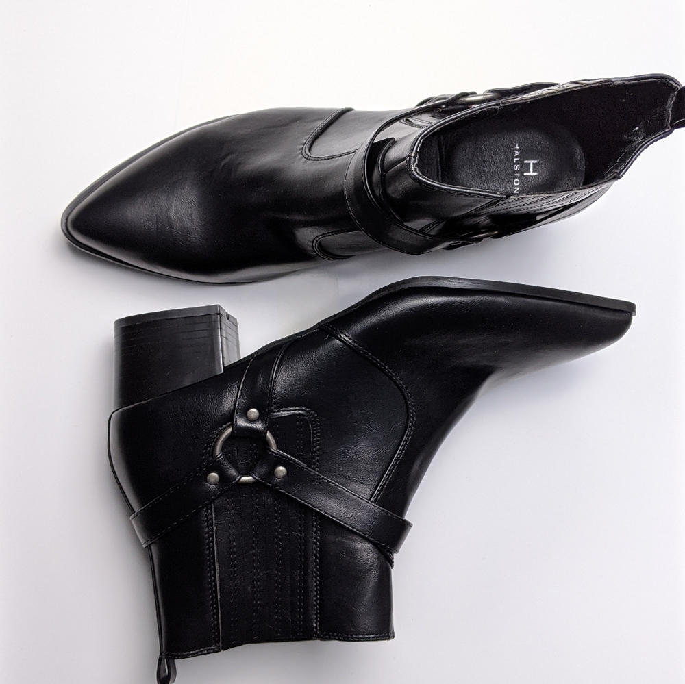 🌿 HALSTON BOOTIES🌿